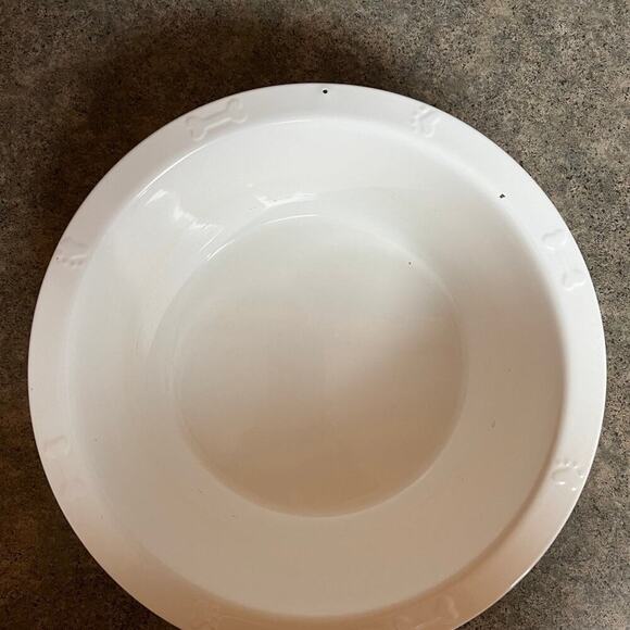 Enamel dog food or water bowl.  Paw prints & bones adorn rim - Picture 2 of 8